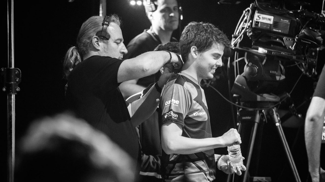 Pro team playing on stage at the 2015 League of Legends World Championship group stage