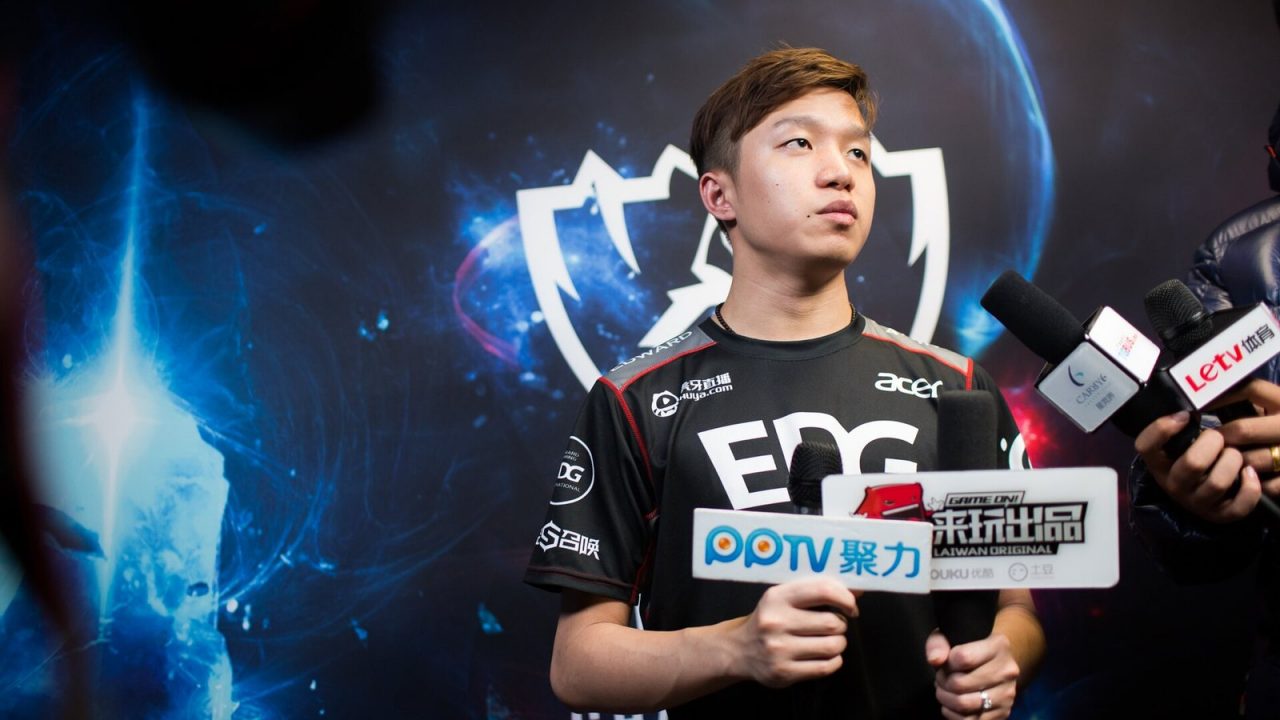 Teams competing on stage at the 2015 League of Legends World Championship group stage